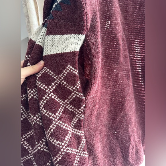 Burgundy Geometric Patterned Cardigan - Picture 3 of 7